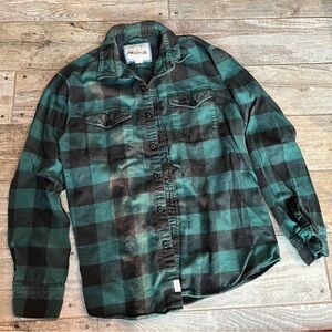 American Eagle Outfitters Green and Black Checkered Shirt